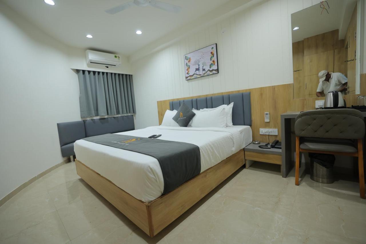 Hotel Shayan Inn Rajkot Exterior foto