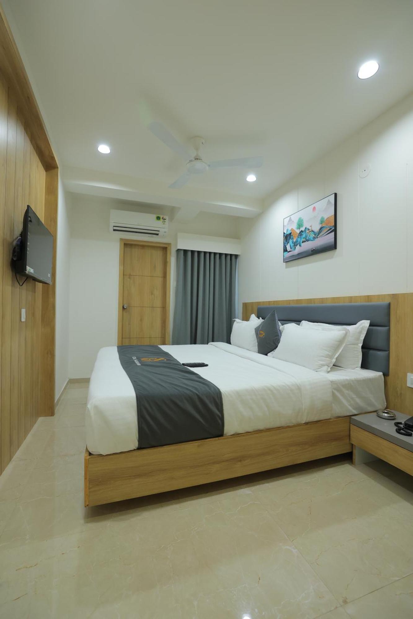 Hotel Shayan Inn Rajkot Exterior foto